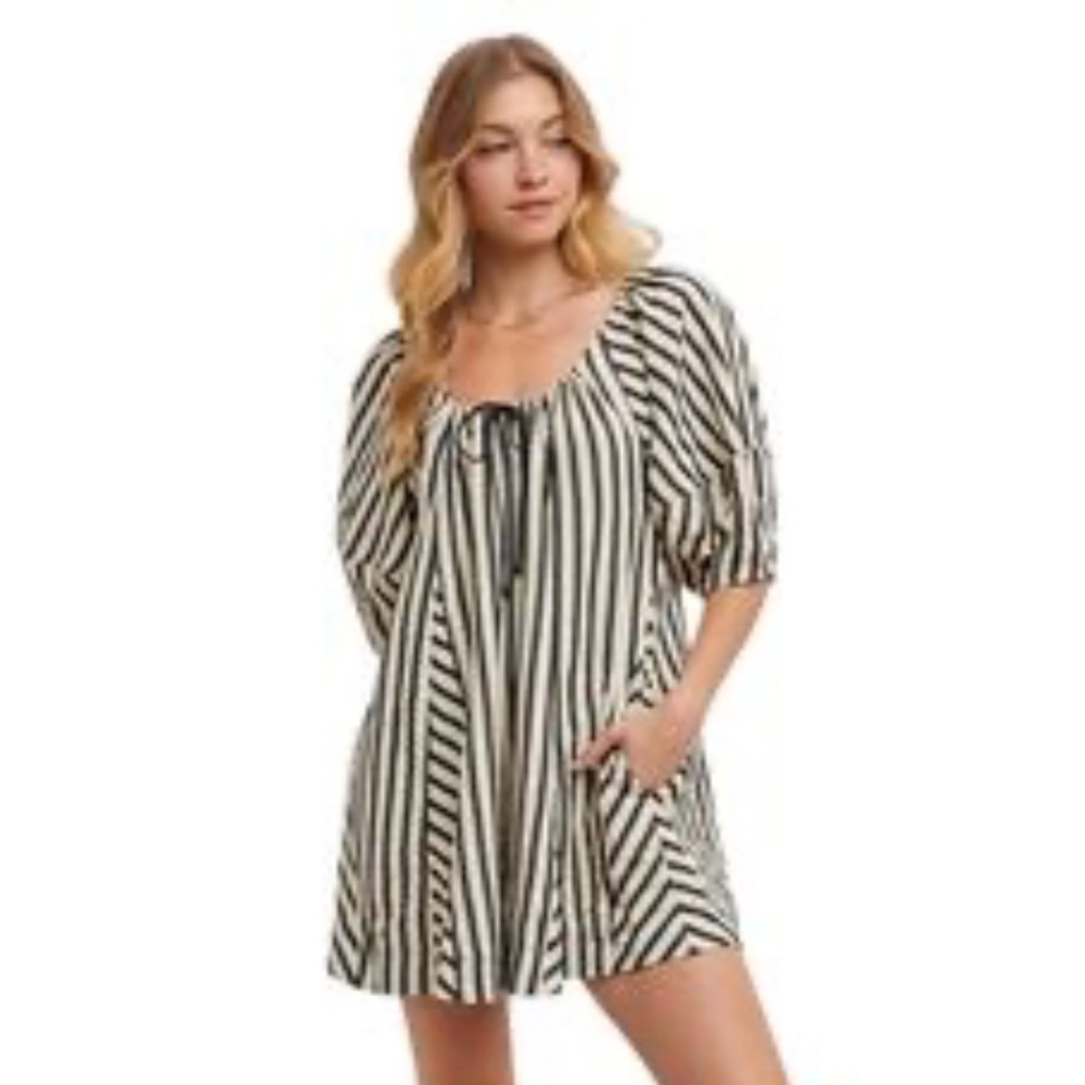 Entro Black and White Tie Front Blouse